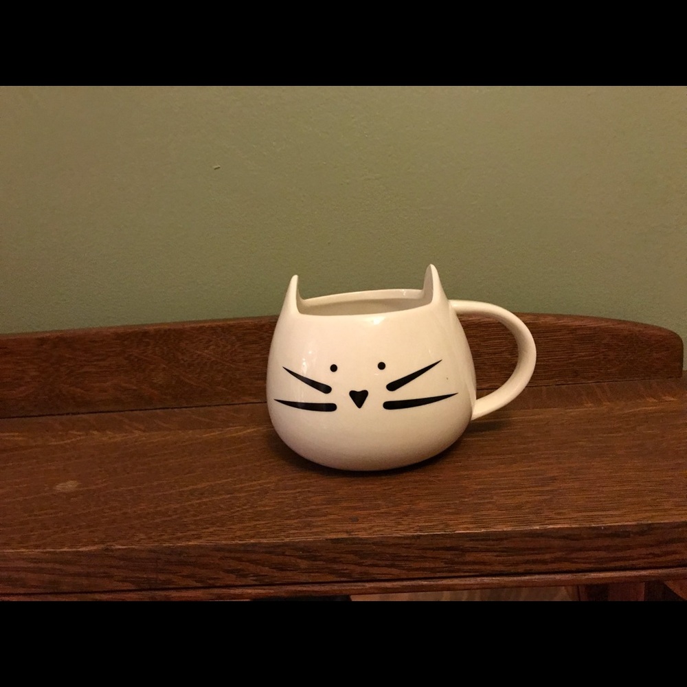 Tom Cat Mug. Made with Ceramic. 12 oz and dishwasher safe. - Picture 3 of 5